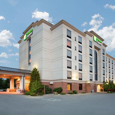 Holiday Inn Express & Suites Bloomington, An Ihg Hotel Exterior foto