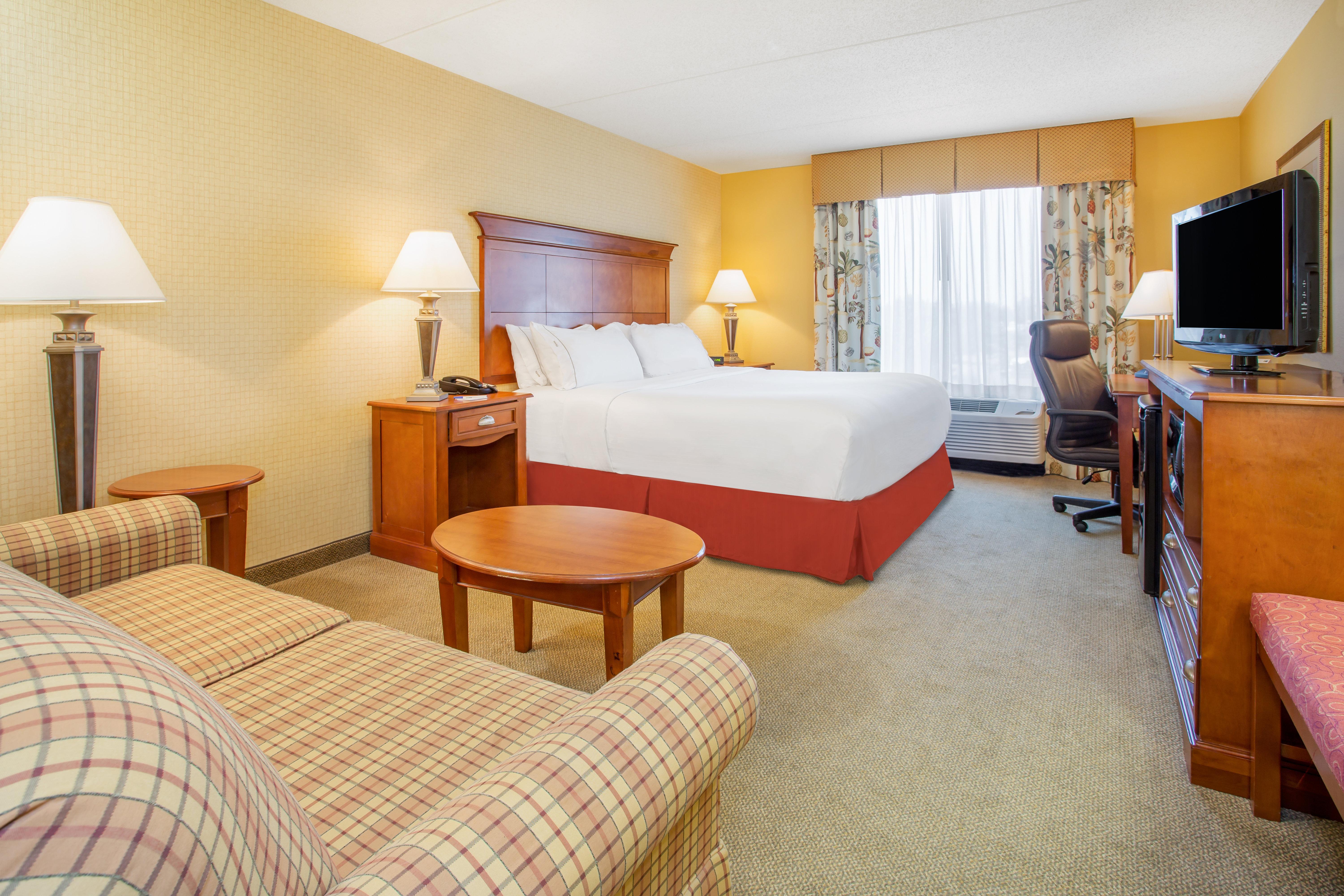 Holiday Inn Express & Suites Bloomington By Ihg Exterior foto