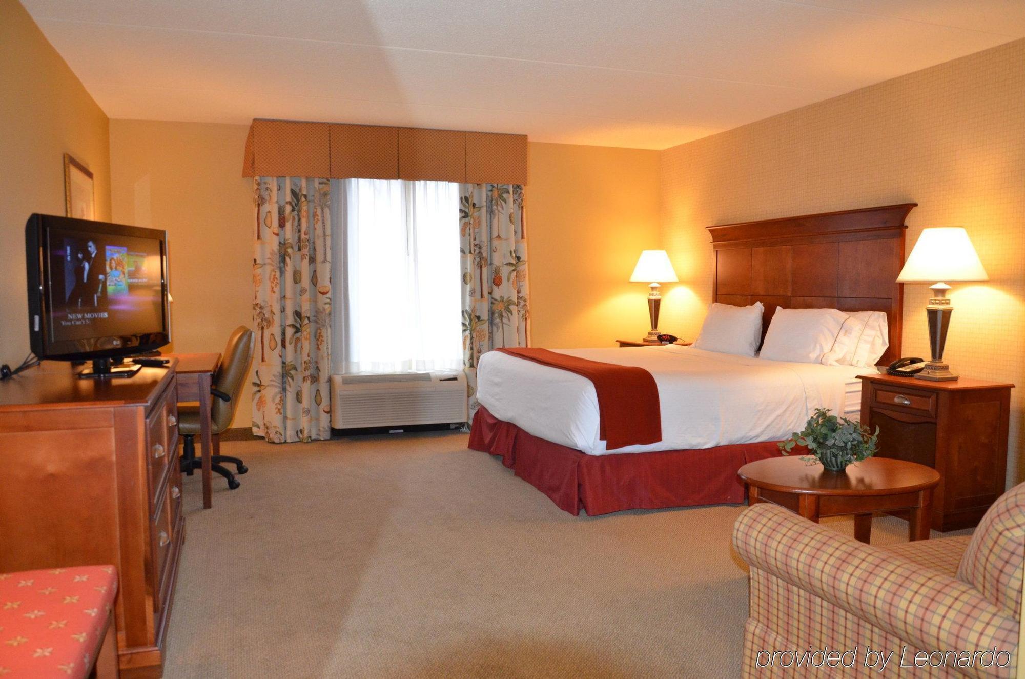 Holiday Inn Express & Suites Bloomington By Ihg Cameră foto