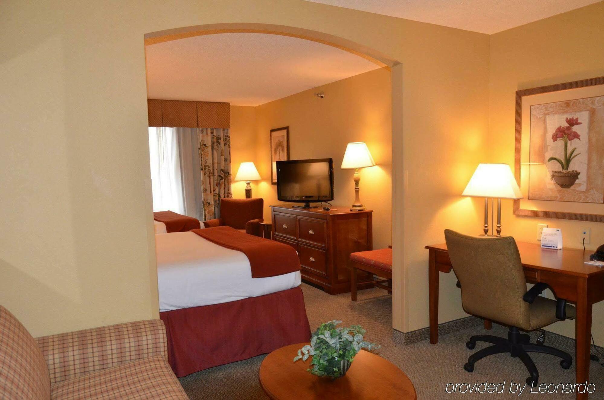 Holiday Inn Express & Suites Bloomington, An Ihg Hotel Cameră foto